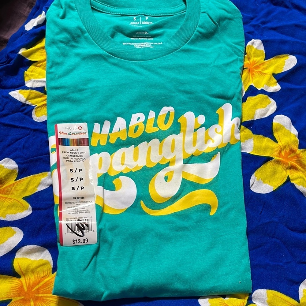 6/$20 New Hablo Spanglish adult tshirt S